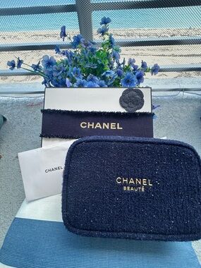 CHANEL Ltd. ( authentic ) Navy Blue & Gold  Cosmetic / Clutch/Jewelry Bag